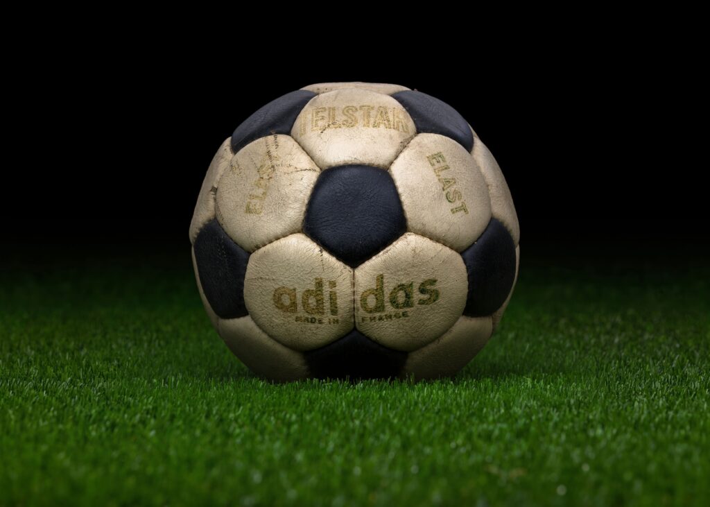 1970年墨西哥世界盃使用的「Telstar」是首顆現代化足球(photo:Worldcupballs.info)/金享娛樂城