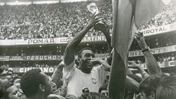 1958年17歲的貝利(Pelé)就率領巴西拿下世界盃冠軍(photo:SBS)/金享娛樂城